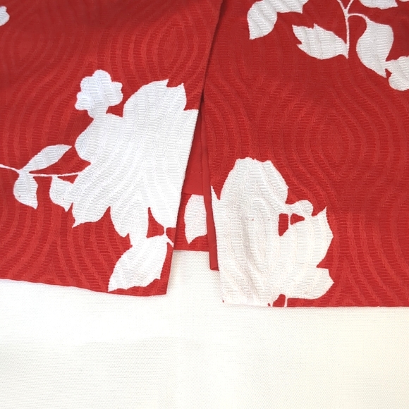Red and White Tropical Floral Print Pencil Skirt - Picture 5 of 8